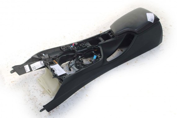 BMW M4 F82 TUNEL + PODŁOKIETNIK BMW M4 Coupe F82 BMW 3 F34 F30 F31 F F31 F32 M3 F80 F81 4 F31 F32  czarny