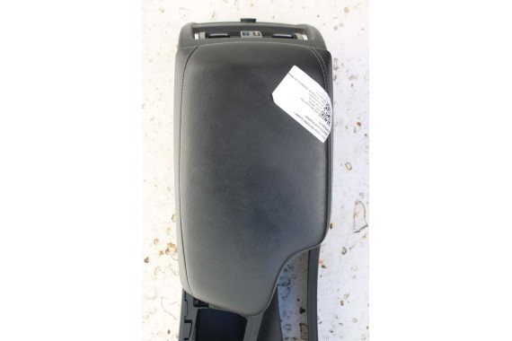 BMW M4 F82 TUNEL + PODŁOKIETNIK BMW M4 Coupe F82 BMW 3 F34 F30 F31 F F31 F32 M3 F80 F81 4 F31 F32  czarny