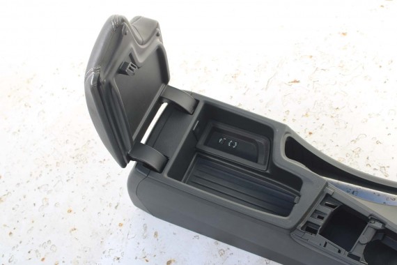 BMW M4 F82 TUNEL + PODŁOKIETNIK BMW M4 Coupe F82 BMW 3 F34 F30 F31 F F31 F32 M3 F80 F81 4 F31 F32  czarny