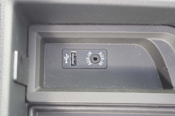 BMW M4 F82 TUNEL + PODŁOKIETNIK BMW M4 Coupe F82 BMW 3 F34 F30 F31 F F31 F32 M3 F80 F81 4 F31 F32  czarny