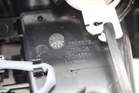 BMW iX WLOT tył 9490596 iX xDrive50 64229490596 kratka wlotu świeżego powietrza tylna 9490595 64229490595 9490594 64229490594 iX