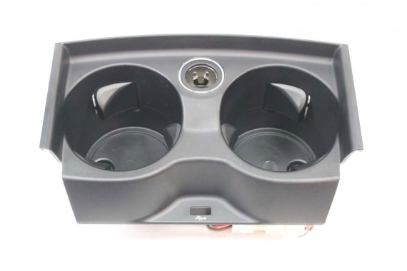 BMW 5 G30 UCHWYT NA KUBEK...