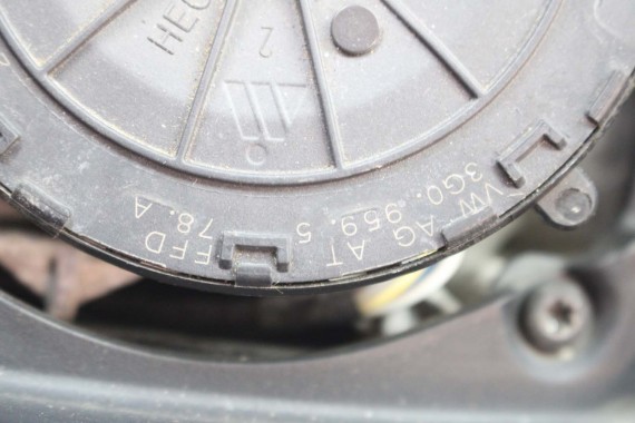 VW PASSAT B8 LUSTERKO DRZWI LEWE 13 pin kabli zewnętrzne pinów el.składane podświetlane 13pin