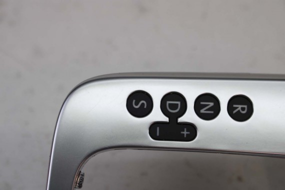 VW TIGUAN SHARAN PANEL ZMIANY BIEGÓW 7N1713203C 7N1 713 203 C 5N 7N UMF - aluminium / czarny 7N1713203C 7N1713203C 7N1713203