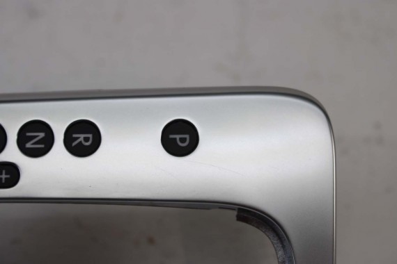 VW TIGUAN SHARAN PANEL ZMIANY BIEGÓW 7N1713203C 7N1 713 203 C 5N 7N UMF - aluminium / czarny 7N1713203C 7N1713203C 7N1713203