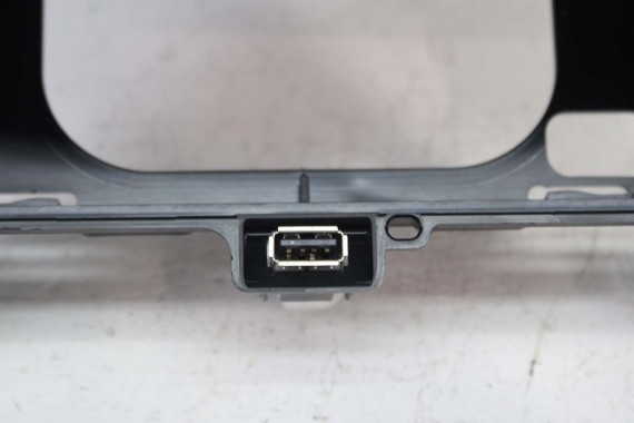 BMW 5 G30 SCHOWEK TUNELU 6801509 51166801509 konsola środkowa dekor 51169383987 dekory listwy 9383987 8314500 51168314500 LCi