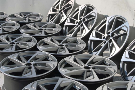 AUDI A4 A5 8W FELGI 8W0601025EK 18 cali felga 8,0J*18H2 ET40 KOŁA 18" 8W0601025EK 8W b9 f5 8W0601025EK 8W0601025EK 8W0601025EK