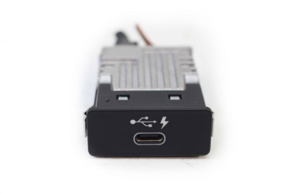 BMW 4 G26 PORT USB...