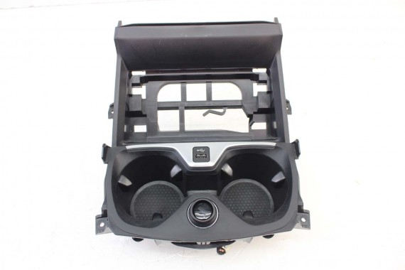 BMW 2 F44 UCHWYT NA KUBEK...