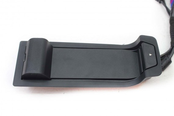 BMW i8 l12 PODKŁADKA POD TELEFON UCHWYT 9220651 9220651 84109220651 84109215829 84109196812 9220651 9215829 9196812 84109220651