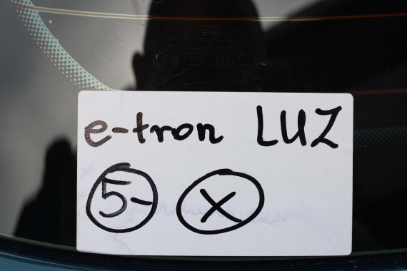 AUDI E TRON TYŁ KLAPA BAGAŻNIKA tylna + szyba AS3 LV5Z S1S1 Niebieski S1 V5Z ETRON  4KE827025B 4KE845501 4KE 827 025 4KE 845 501