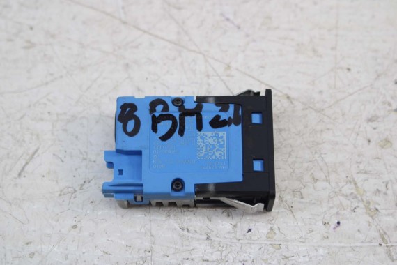 BMW 5 G30 PORT USB PRZYŁĄCZE gniazdo 8711939 X1 F48 F45 F46 MINI F54 F55 F56 F57 F60 84108711939 84105A21B76 8794158 8711939