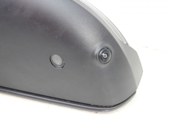 BMW 2 U06 LUSTERKO DRZWI LEWE 18 + 1 pin zewnętrzne 18 pinów + kamera kabli fotochrom Kolor A96 Biały ACTIVE TOURER