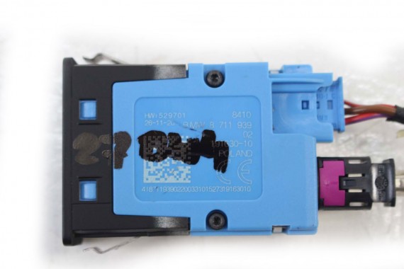 BMW 4 G26 PORT USB PRZYŁĄCZE gniazdo 8711939 X1 F48 F45 F46 MINI F54 F55 F56 F57 F60 84108711939 84105A21B76 8794158 8711939