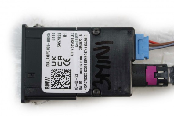 BMW X1 X2 USB 5A57B32 iX2 xDrive30 U11 IX1 5A57B32 84105A57B32 PORT PRZYŁĄCZE Podwójne gniazdo 84105A57B32 84105A3C3B7 5A3C3B7
