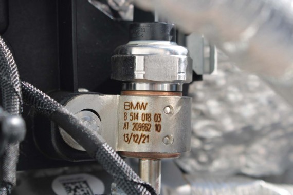 BMW 5 G30 G31 UKŁAD PALIWOWY 2.0 D WTRYSKI 8514148 + LISTWA 8514154 +pompa 8511626 silnik diesel 13538514148 13538516196 8514148