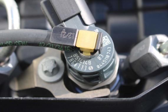 BMW 5 G30 G31 UKŁAD PALIWOWY 2.0 D WTRYSKI 8514148 + LISTWA 8514154 +pompa 8511626 silnik diesel 13538514148 13538516196 8514148