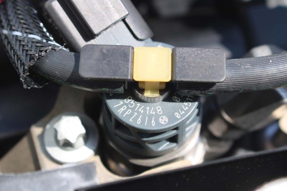 BMW 5 G30 G31 UKŁAD PALIWOWY 2.0 D WTRYSKI 8514148 + LISTWA 8514154 +pompa 8511626 silnik diesel 13538514148 13538516196 8514148