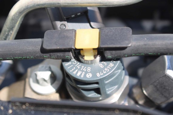 BMW 5 G30 G31 UKŁAD PALIWOWY 2.0 D WTRYSKI 8514148 + LISTWA 8514154 +pompa 8511626 silnik diesel 13538514148 13538516196 8514148