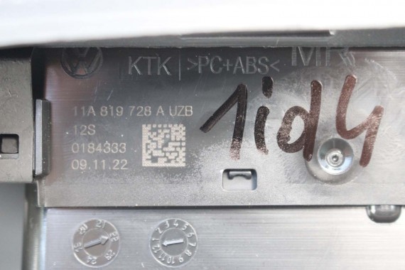 VW ID4 Pro SCHOWEK KONSOLI 11B858114 PASAŻERA KONSOLA PULPIT DESKA ROZDZIELCZA KOKPIT PULPIT LISTWA WYKOŃCZENIE