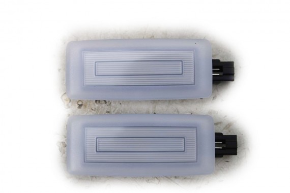 VW SKODA LAMPKA OŚWIETLENIE KABINY 10A947109A SEAT 10A947109 10A 947 109 A 10A947109A 2 szt. komplet LED
