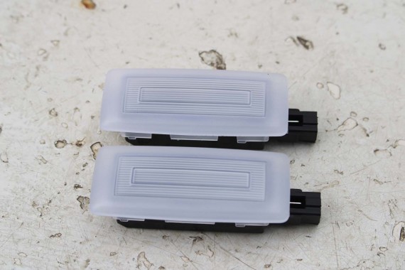 VW SKODA LAMPKA OŚWIETLENIE KABINY 10A947109A SEAT 10A947109 10A 947 109 A 10A947109A 2 szt. komplet LED