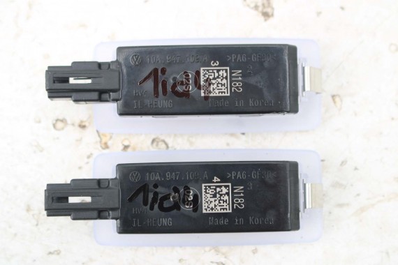 VW SKODA LAMPKA OŚWIETLENIE KABINY 10A947109A SEAT 10A947109 10A 947 109 A 10A947109A 2 szt. komplet LED
