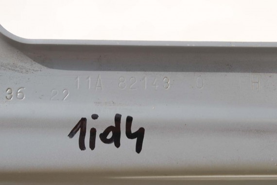 VW ID4 WSPORNIK ŚLIZG WSPORNIK BŁOTNIKA 11A821431 11A821432 prowadnica mocowanie 11A821431 11A821432 11A821431 11A821432