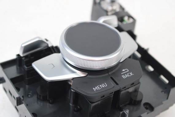 AUDI A3 PANEL gałka MMI 8V0919614BM 3g+ 8V TOUCHPAD STEROWANIA 8V0 919 614 BM 6PS soul (czerń) z touchpadem FL LIFT 8V0919614BM