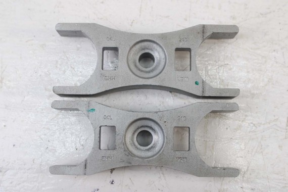 AUDI VW SEAT MOCOWANIE WTRYSKÓW 04L130216 04L 130 216 diesel wtrysk wtryskiwacze KŁADKA MOCUJĄCA WTRYSK płytka dociskowa