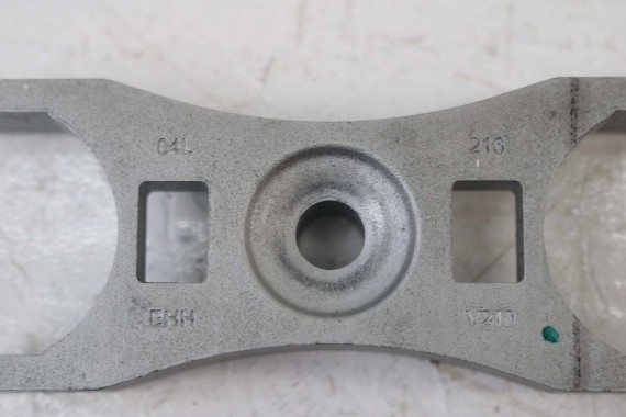 AUDI VW SEAT MOCOWANIE WTRYSKÓW 04L130216 04L 130 216 diesel wtrysk wtryskiwacze KŁADKA MOCUJĄCA WTRYSK płytka dociskowa