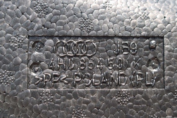 AUDI A8 STYROPIAN PODŁOGA BAGAŻNIKA 4H0864501K tapicerka wykończenie 4H0864501K bagażnik tapicerka 4H D4 wnęka koła zapasowego