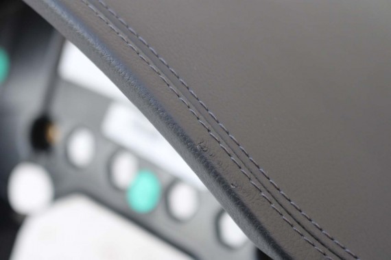 AUDI A8 KONSOLA DESKA ROZDZIELCZA KOKPIT PULPIT 4H1857001J Kolor 38M czarny 4H D4 4H1857001J 4H1857001N 4H1857001J 4H1857001N