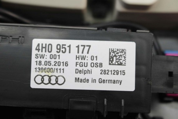 AUDI A8 LAMPKA OŚWIETLENIE PODSUFITKI 4H0947135N 4H0 947 135 N Kolor: ET1 - kryształowo srebrny 4H0947135N 4H0947135N 4H0947135N
