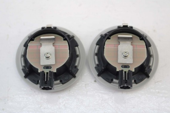 AUDI A8 LAMPKA OŚWIETLENIE PODSUFITKI  4H4947303B 4H4947303 Kolor: ET1 - kryształowo srebrny 4H4947303B 4H4947303 4H4947303B