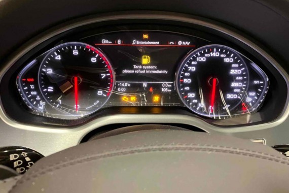 AUDI A8 LAMPKA OŚWIETLENIE PODSUFITKI  4H4947303B 4H4947303 Kolor: ET1 - kryształowo srebrny 4H4947303B 4H4947303 4H4947303B