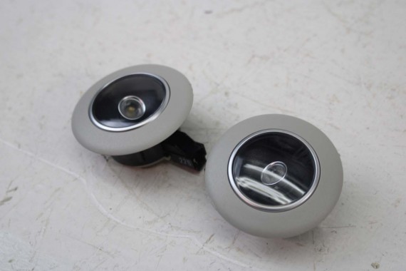 AUDI A8 LAMPKA OŚWIETLENIE PODSUFITKI  4H4947303B 4H4947303 Kolor: ET1 - kryształowo srebrny 4H4947303B 4H4947303 4H4947303B