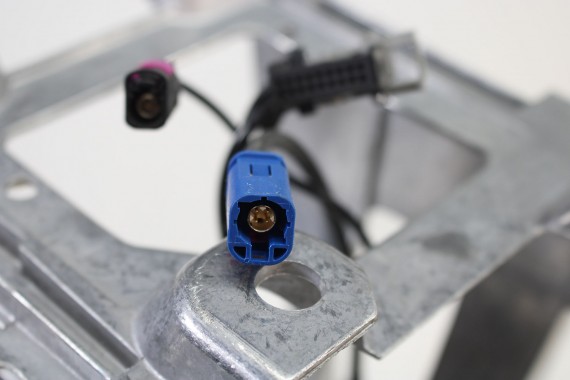 BMW X1 F48 PODŁOKIETNIK 1264489 1296887 1296887 51 16 6835214 51 16 9317568 51 16 6835208 skóra kolor czarny + indukcja 6835214