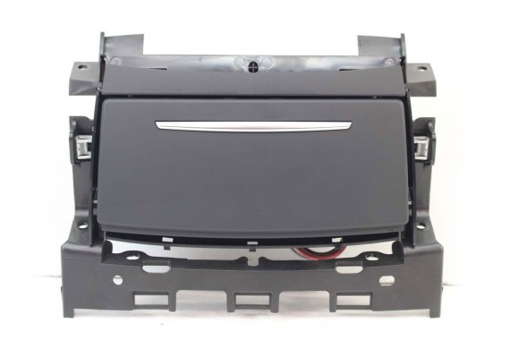 AUDI A8 POPIELNICZKA TUNELA...