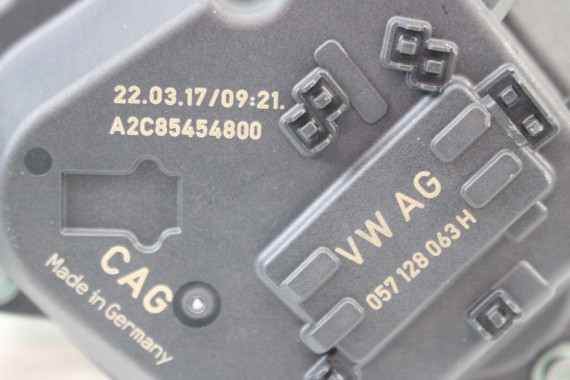 AUDI A8 Q7 PRZEPUSTNICA 057128063H 057128063E 057128063H 057 128 063 H klapka nastawnik 4.2 TDi diesel 057128063E 057128063E VW