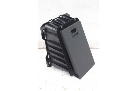 AUDI A8 S8 SCHOWEK FOTELI TYLNYCH 4H0885205C 4H0885205B 4H0 885 205 C 4H0885205C 4H D4 4H0885205 4H0885205C 4H0885205B 4H0885205