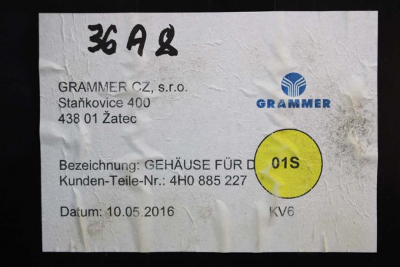AUDI A8 SCHOWEK WKŁAD PODŁOKIETNIKA 4H0885227 KONSOLA 4H D4 4H 4H0885227 4H0885227A 4H0885227  kanapy tylnej - podłokietnika