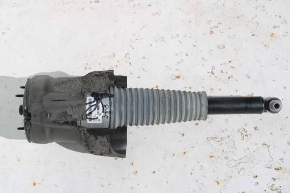 AUDI A8 4H D4 AMORTYZATOR 4H0616001M 4H0616002M TYŁ TYLNY 2 szt. 4H0616001AL 4H0616002AL PNEUMATYCZNY 4H0616001AB 4H0616001AH