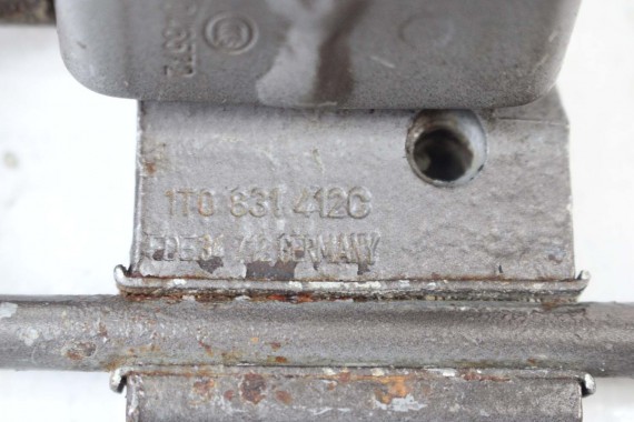 VW TOURAN ZAWIASY ZAWIAS DRZWI 1T0833412A 1T0833411A 1T0833412A 1T0831412C 1T0831412A 1T0833411C 1T0833412C 1T0833412A 1T0833412