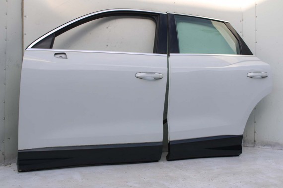 AUDI Q3 II 83A DRZWI LEWE PRZÓD + TYŁ STRONA LEWA przednie + tylne 2 sztuki 2Y2Y LS9R Gletscherweiss Biały 83A831051 83A833051