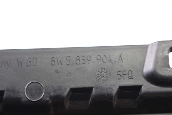 AUDI A4 8W  LISTWA DRZWI 8W0837902 8W0839902 8W0837638A drzwiowa przód przednia SŁUPEK B 8W0837902A