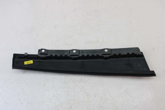 AUDI A4 8W  LISTWA DRZWI 8W0837902 8W0839902 8W0837638A drzwiowa przód przednia SŁUPEK B 8W0837902A