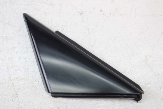 AUDI A4 8W  LISTWA DRZWI 8W0837902 8W0839902 8W0837638A drzwiowa przód przednia SŁUPEK B 8W0837902A