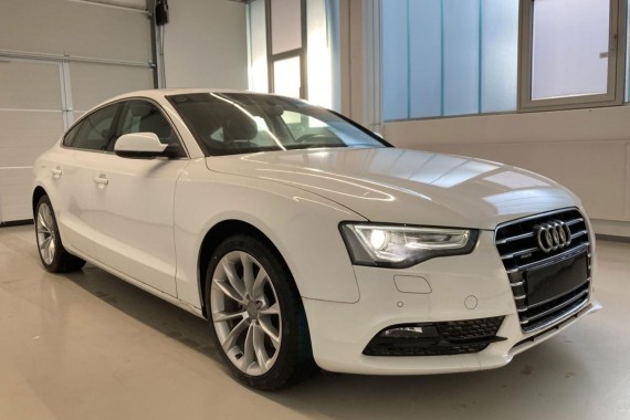 AUDI A5 SPORTBACK DRZWI PRAWE PRZÓD + TYŁ STRONA PRAWA przednie + tylne 2 sztuki 8T 8T8 T9T9 LY9C Biel Biały 8T8831052 8T8833052