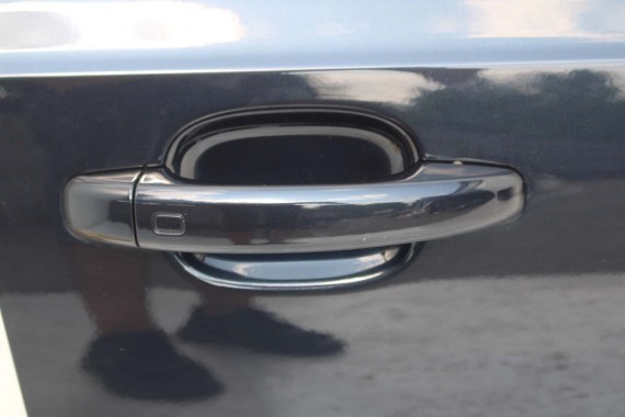 AUDI A5 SPORTBACK DRZWI PRAWE PRZÓD + TYŁ STRONA PRAWA przednie + tylne 2 sztuki 8T 8T8 W1W1 LX5R Niebieski 8T8831052 8T8833052